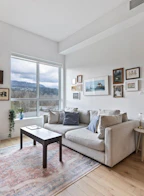 622 55 Klahanie Drive