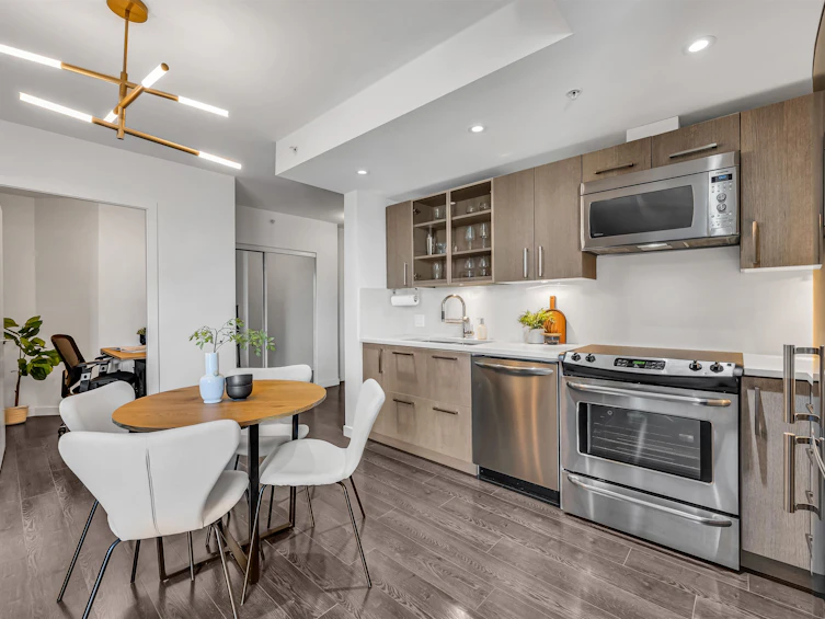 301-983 E Hastings Street, Vancouver, BC, V6A 0G9 - 2