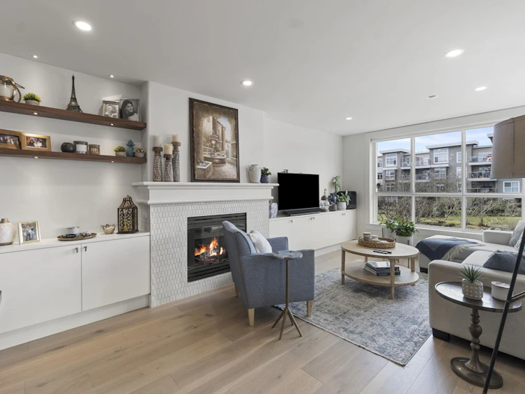 215-12633 No. 2 Road, Richmond, BC, V7E 6N5 - 2