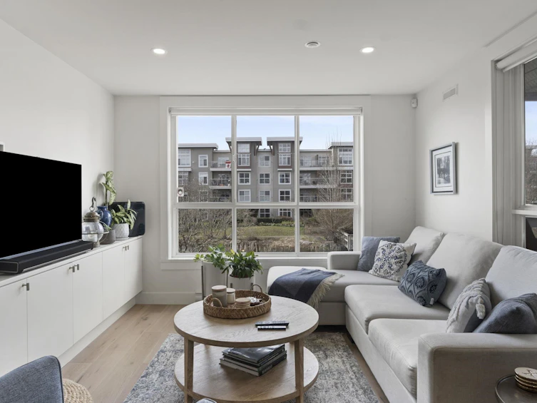 215-12633 No. 2 Road, Richmond, BC, V7E 6N5 - 5
