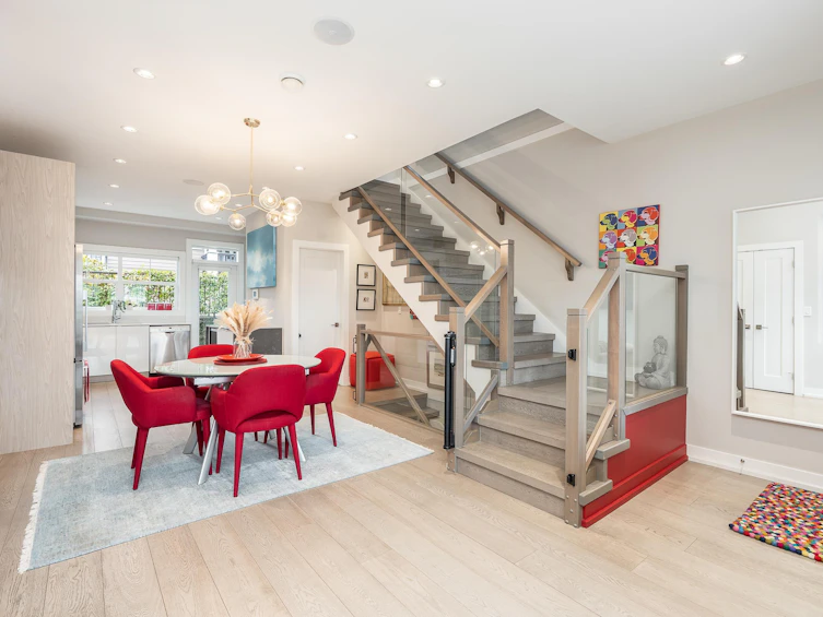 212 W 5th Street, North Vancouver, BC, V7M 1K1 - 6