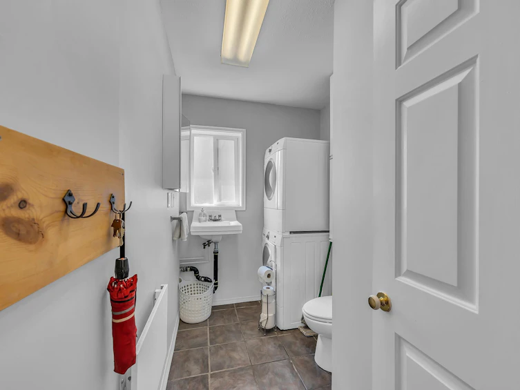 15187 Victoria Avenue, Surrey, BC, V4B 1G5 - 25