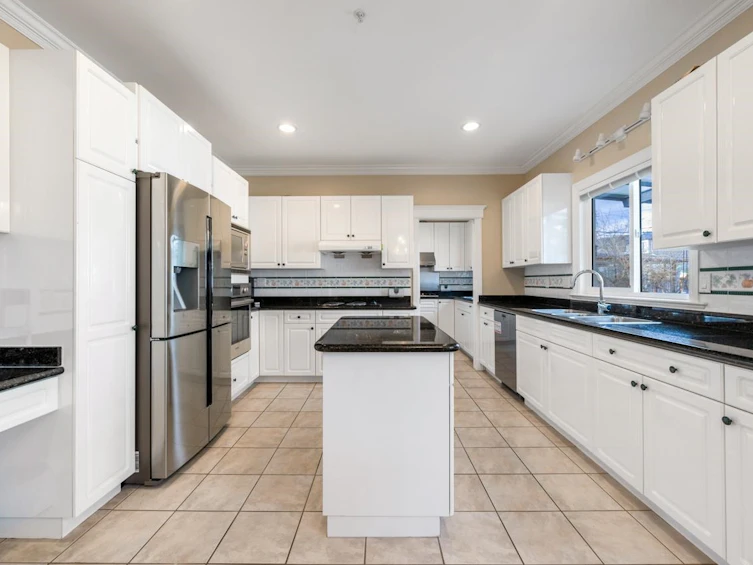 87 W 46th Avenue, Vancouver, BC, V5Y 2W8 - 6