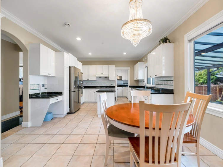 87 W 46th Avenue, Vancouver, BC, V5Y 2W8 - 9