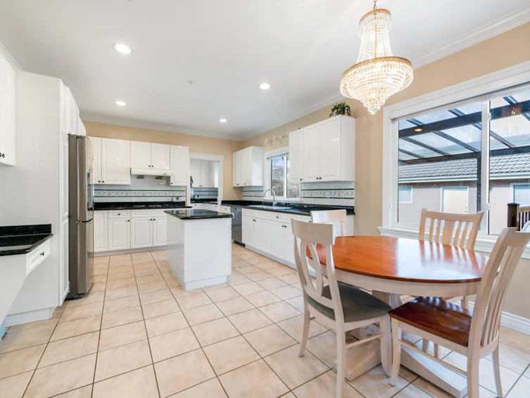 87 W 46th Avenue, Vancouver, BC, V5Y 2W8 - 10