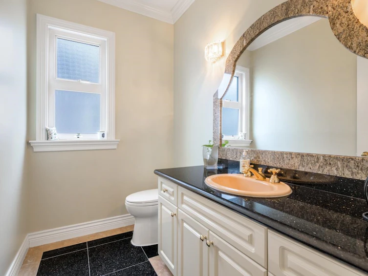 87 W 46th Avenue, Vancouver, BC, V5Y 2W8 - 25
