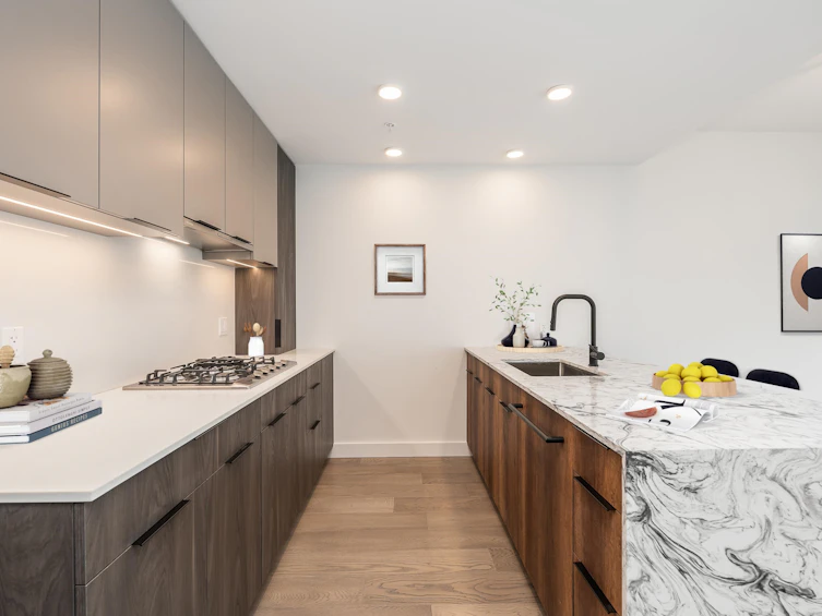 202-3590 W 39 Avenue, Vancouver, BC, V6B 3A4 - 2