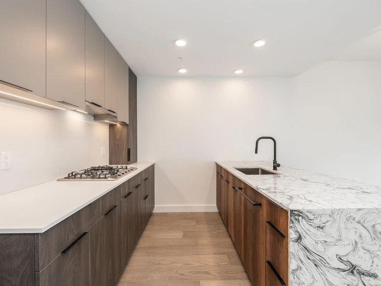 202-3590 W 39 Avenue, Vancouver, BC, V6B 3A4 - 3