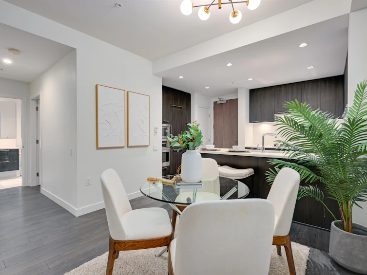 108-6677 Cambie Street, Vancouver, BC, V6P 0E6 - 5