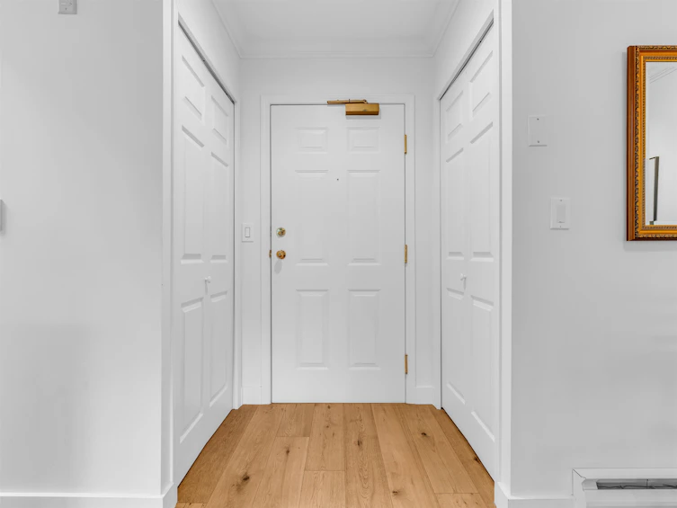 409-128 W 8th Street, North Vancouver, BC, V7M 3M1 - 2