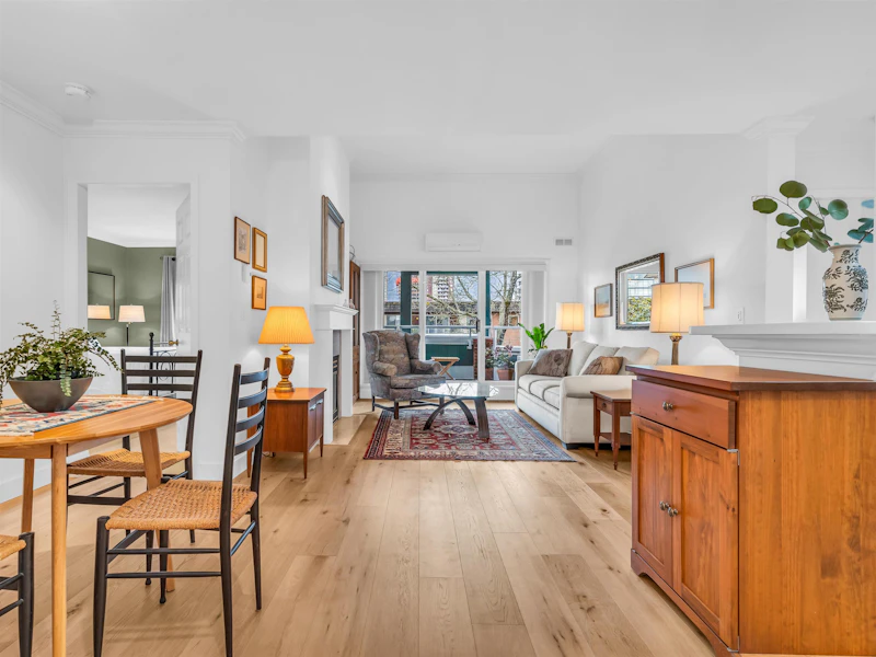 409 - 128 W 8th Street, North Vancouver BC V7M 3M1