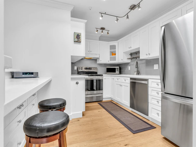 409-128 W 8th Street, North Vancouver, BC, V7M 3M1 - 10