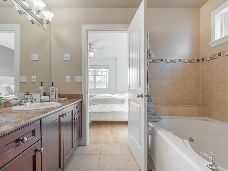 6690 193a Street, Surrey, BC, V4N 0C1 - 14