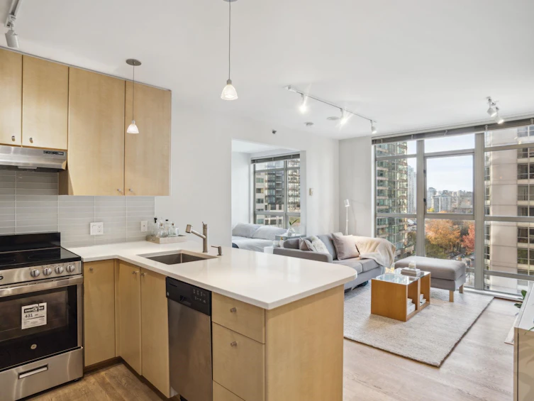 705-819 Hamilton Street, Vancouver, BC, V6M 6M2 - 2