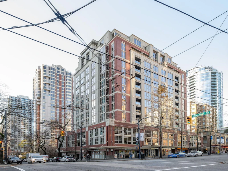 705 - 819 Hamilton Street, Vancouver BC V6B 6M2