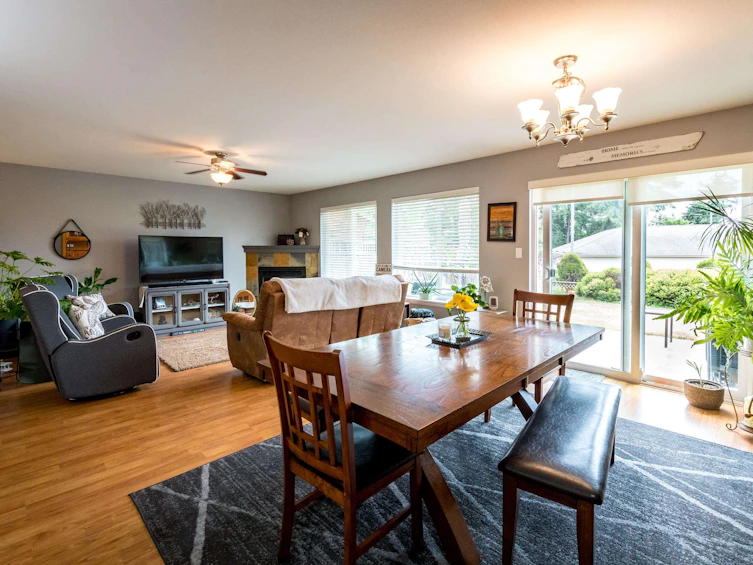 6379 Oracle Road, Sechelt, BC, V7Z 0R8 - 10