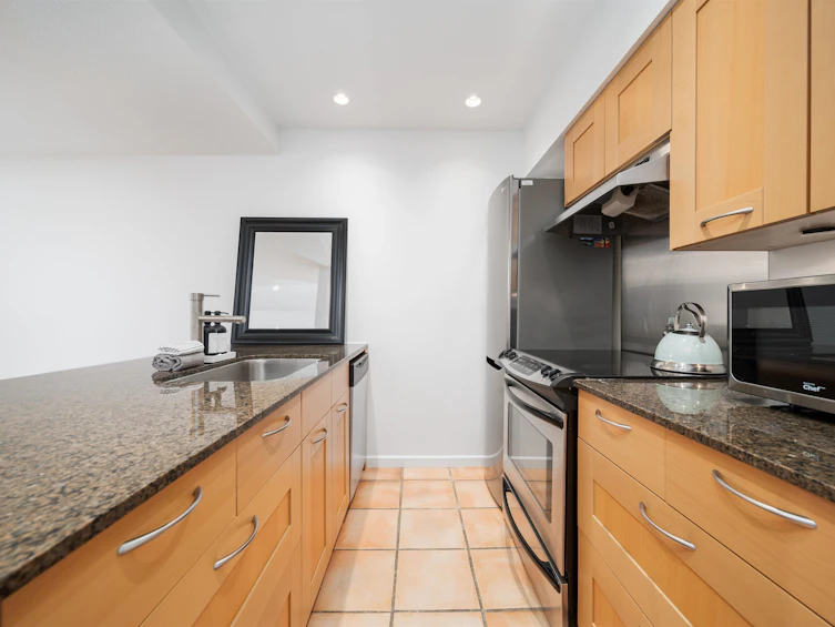 3542 Point Grey Road, Vancouver, BC, V6R 1A8 - 3