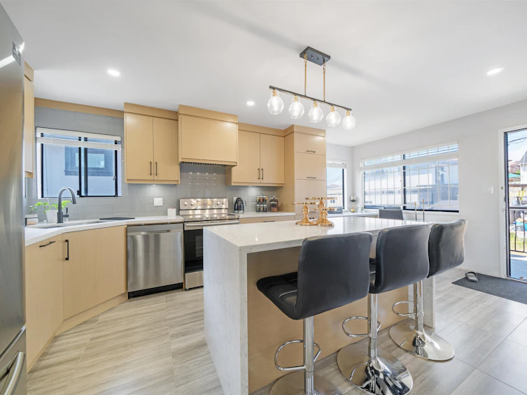 2131 Fraserview Drive, Vancouver, BC, V5P 2N2 - 11