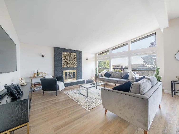 2131 Fraserview Drive, Vancouver, BC, V5P 2N2
