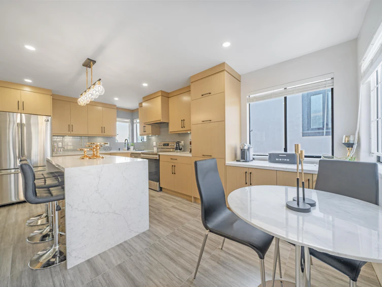 2131 Fraserview Drive, Vancouver, BC, V5P 2N2 - 9