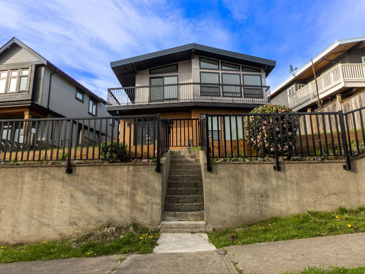2131 Fraserview Drive, Vancouver, BC, V5P 2N2 - 4