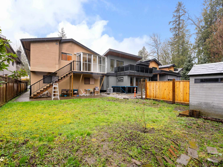 1852 Tatlow Avenue, North Vancouver, BC, V7P 3A3 - 27