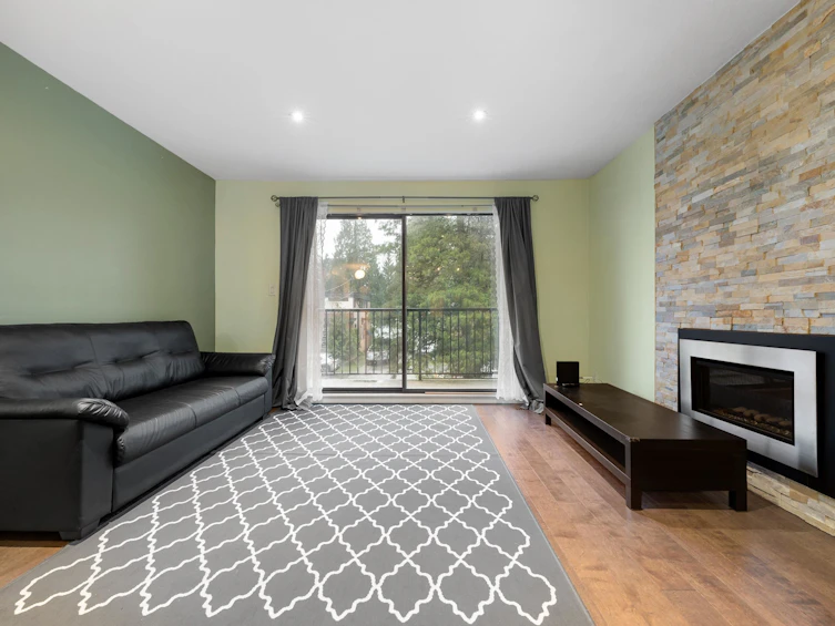1852 Tatlow Avenue, North Vancouver, BC, V7P 3A3