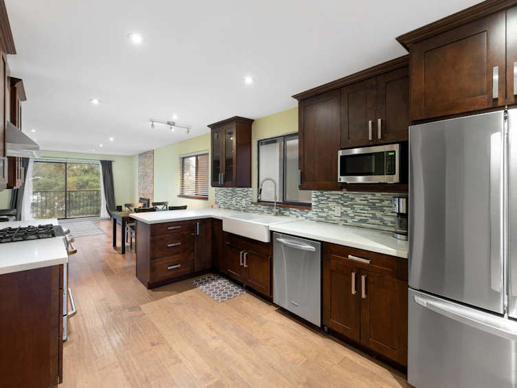1852 Tatlow Avenue, North Vancouver, BC, V7P 3A3 - 9