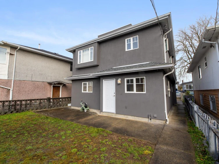 2078 Waverley Avenue, Vancouver, BC, V5P 1R5 - 29