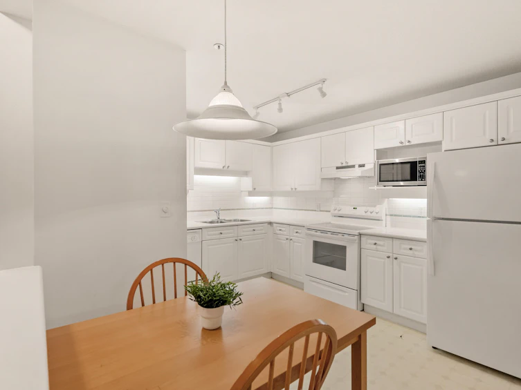 110-5556 201a Street, Langley, BC, V3A 8K5 - 11