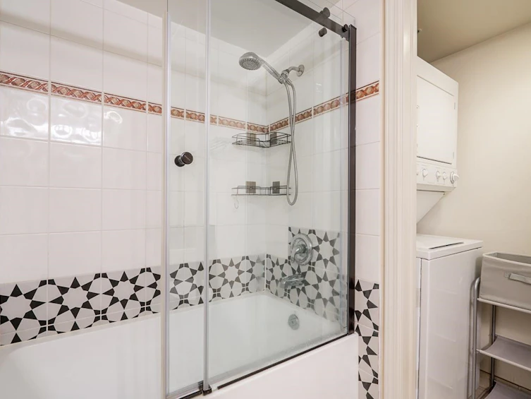 1007-6611 Cooney Road, Richmond, BC, V6Y 4C5 - 17