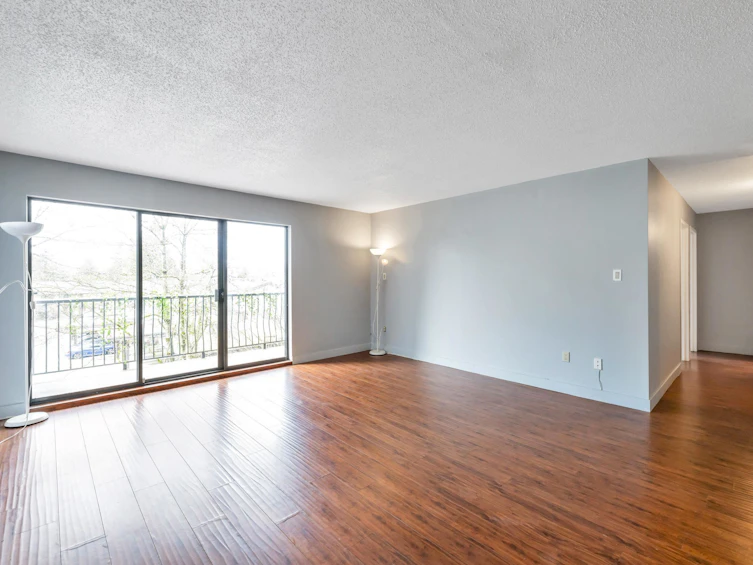 206-7473 140 Street, Surrey, BC, V3W 6G5 - 5