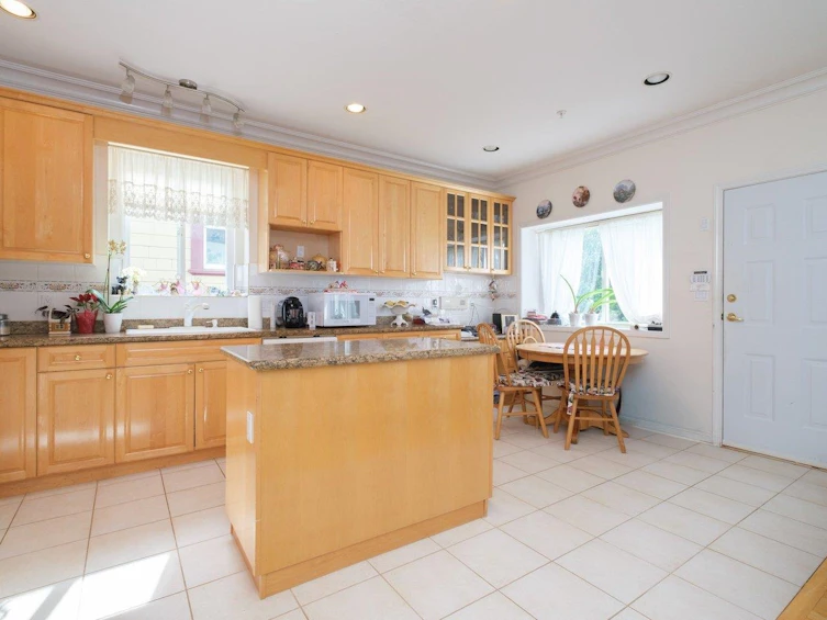 7541 Osler Street, Vancouver, BC, V6P 4C8 - 11