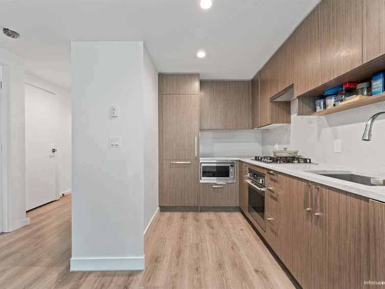 3805-13350 Central Avenue, Surrey, BC, V3T 0S1 - 2