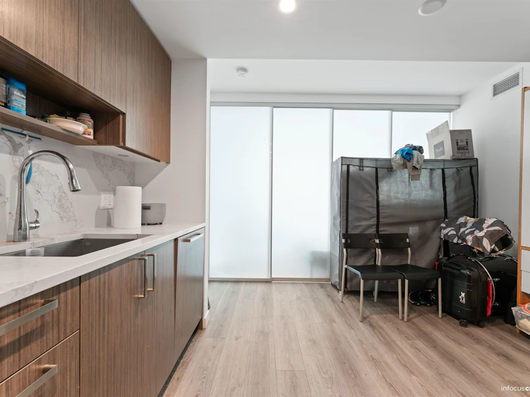 3805-13350 Central Avenue, Surrey, BC, V3T 0S1 - 4