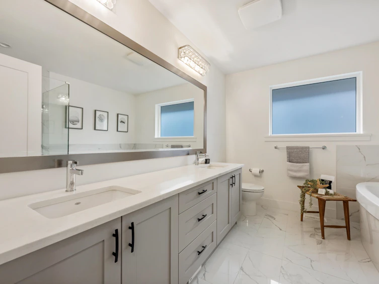 20445 77a Avenue, Langley, BC, V2Y 4K3 - 20
