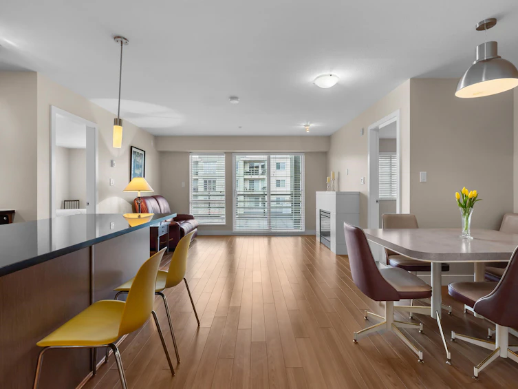 203-15745 Croydon Drive, Surrey, BC, V3Z 2L5 - 3