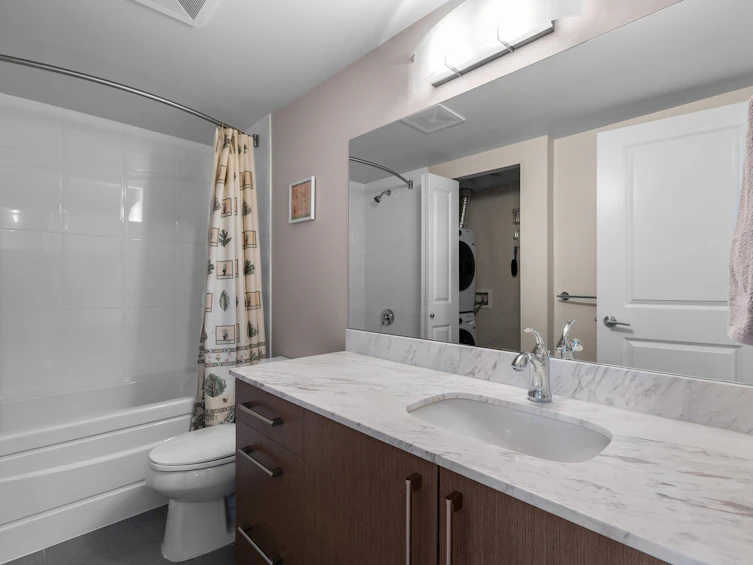 203-15745 Croydon Drive, Surrey, BC, V3Z 2L5 - 32