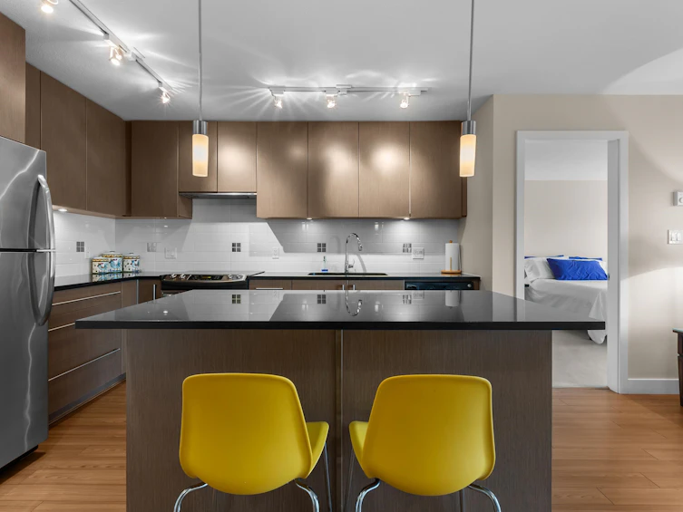 203-15745 Croydon Drive, Surrey, BC, V3Z 2L5 - 9