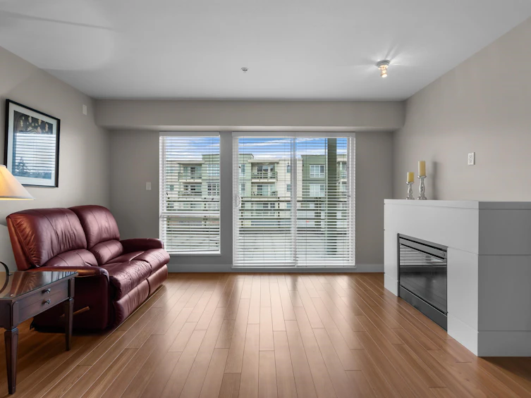 203-15745 Croydon Drive, Surrey, BC, V3Z 2L5 - 15