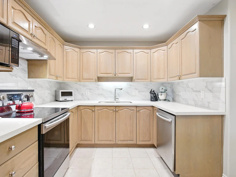 204-3176 Plateau Boulevard, Coquitlam, BC, V3E 3J2 - 14