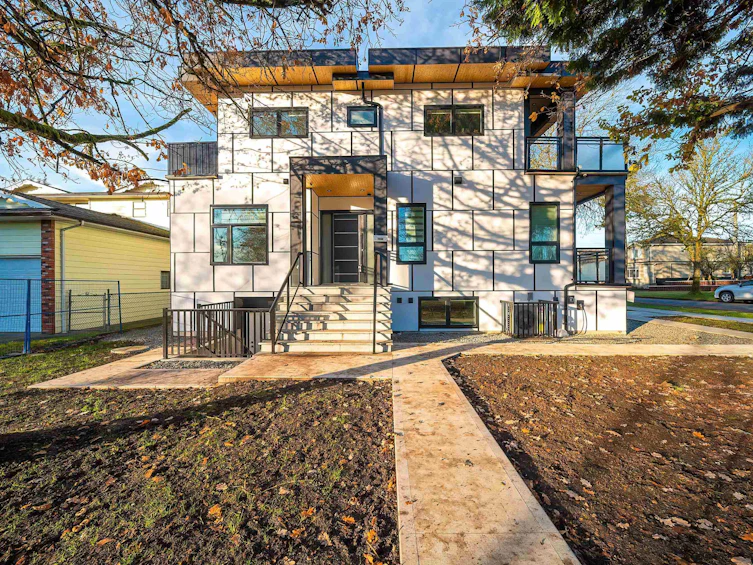 7033 NE Inverness Street, Vancouver, BC, V5X 1L9