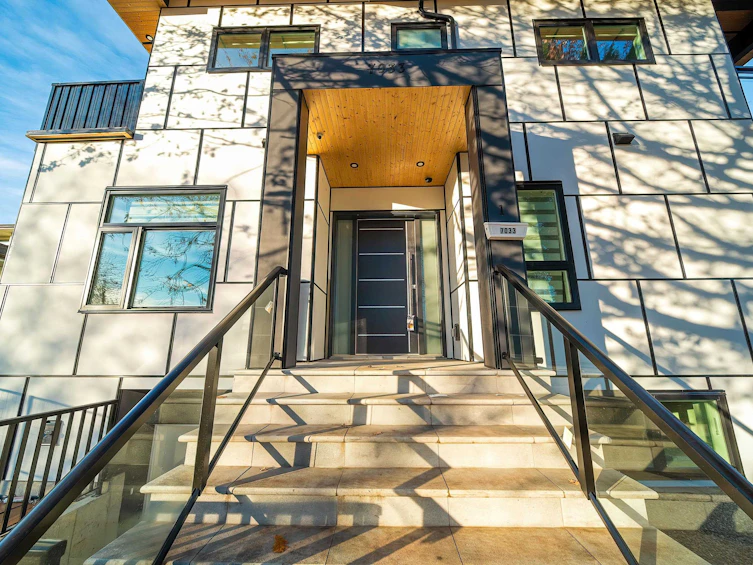 7033 NE Inverness Street, Vancouver, BC, V5X 1L9 - 5