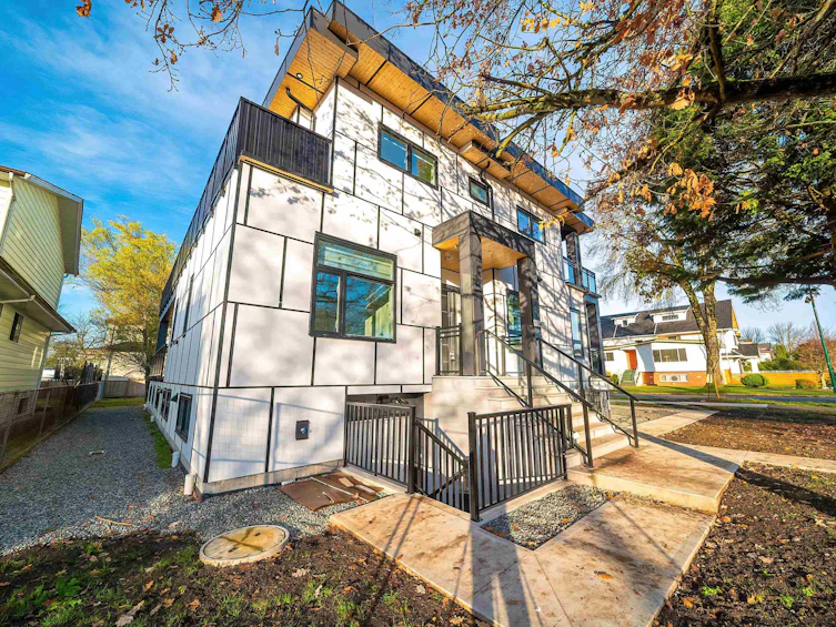 7033 NE Inverness Street, Vancouver, BC, V5X 1L9 - 4