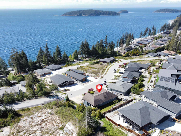 5936 Barnacle Street, Sechelt, BC, V7Z 0V4 - 3
