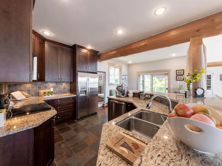 5936 Barnacle Street, Sechelt, BC, V7Z 0V4 - 10