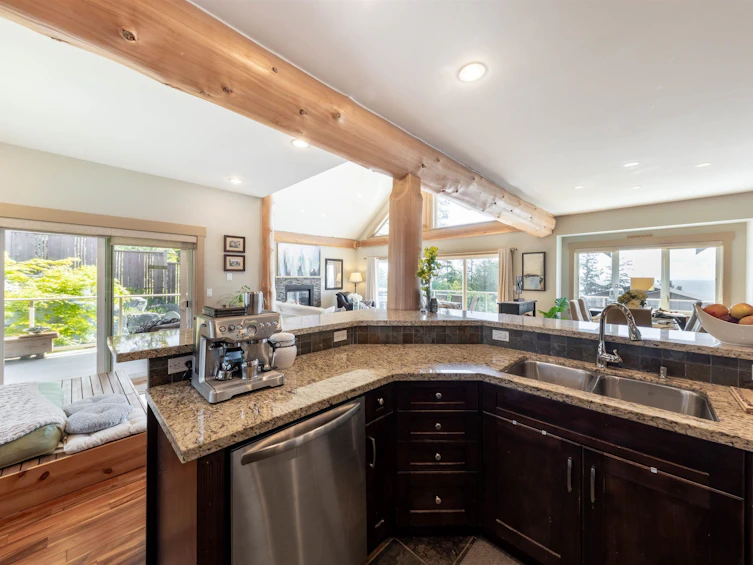 5936 Barnacle Street, Sechelt, BC, V7Z 0V4 - 11