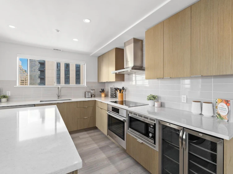 1501-909 Burrard Street, Vancouver, BC, V6Z 2N2 - 8