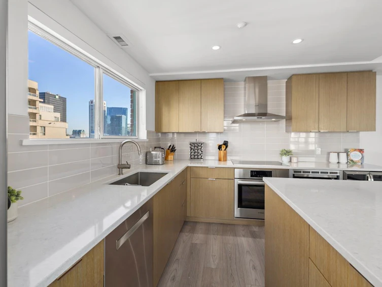 1501-909 Burrard Street, Vancouver, BC, V6Z 2N2 - 10