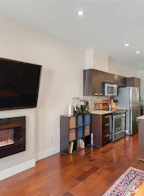 102 3382 Viewmount Drive